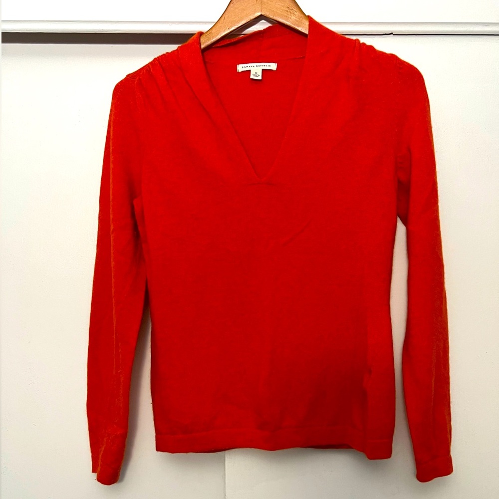 Banana Republic Medium Orange Cashmere/Wool blend V neck sweater